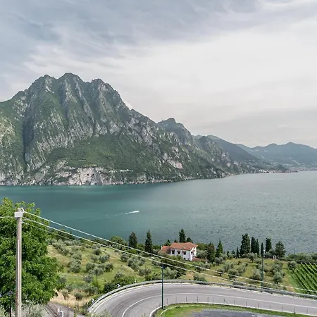 Διαμέρισμα Sole E - Iseo View - By Host4u